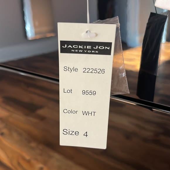 NWT Jackie Jon White Formal Top Size 4 - Picture 4 of 6